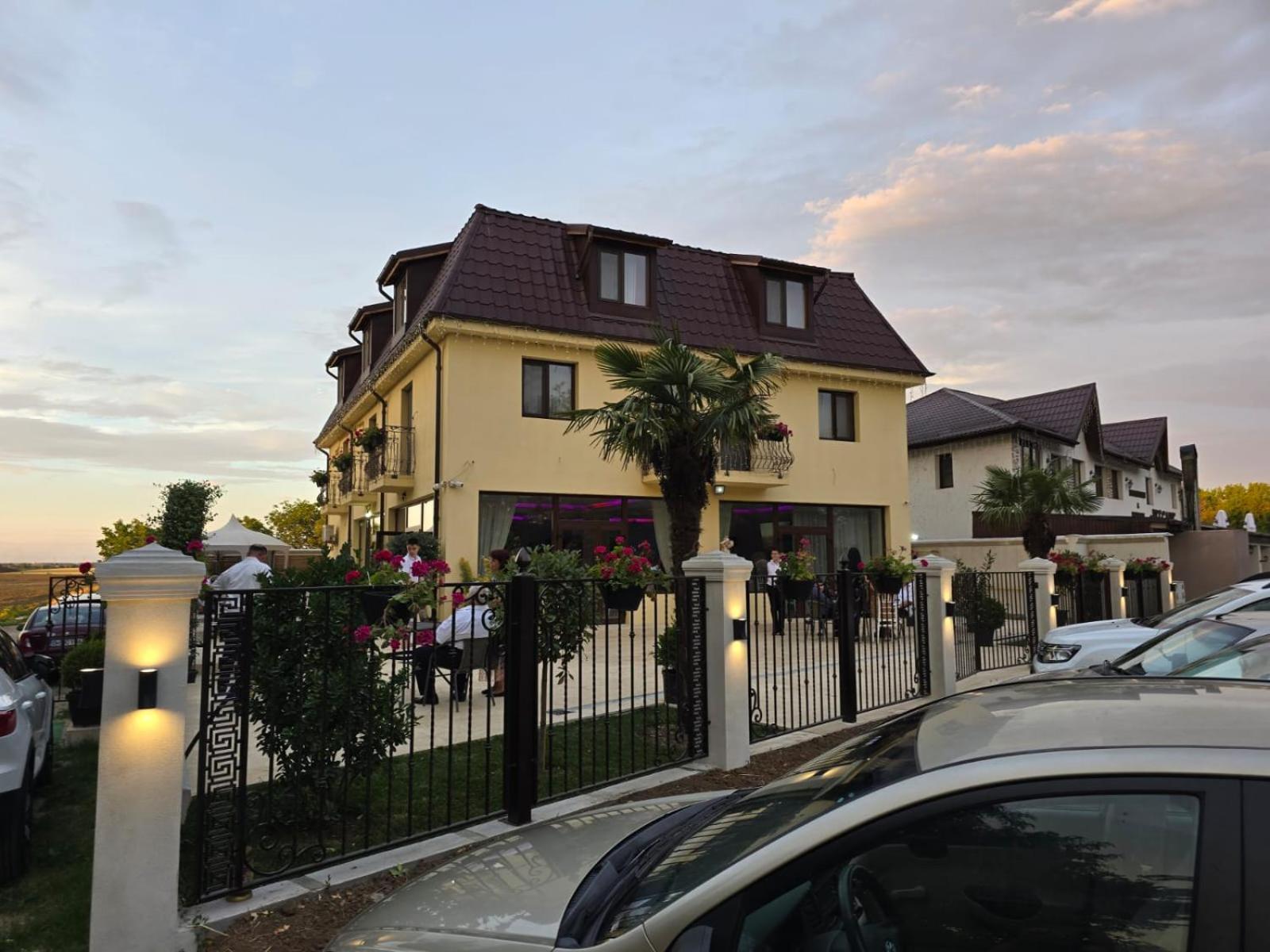 Mihai Palace Buftea Luaran gambar